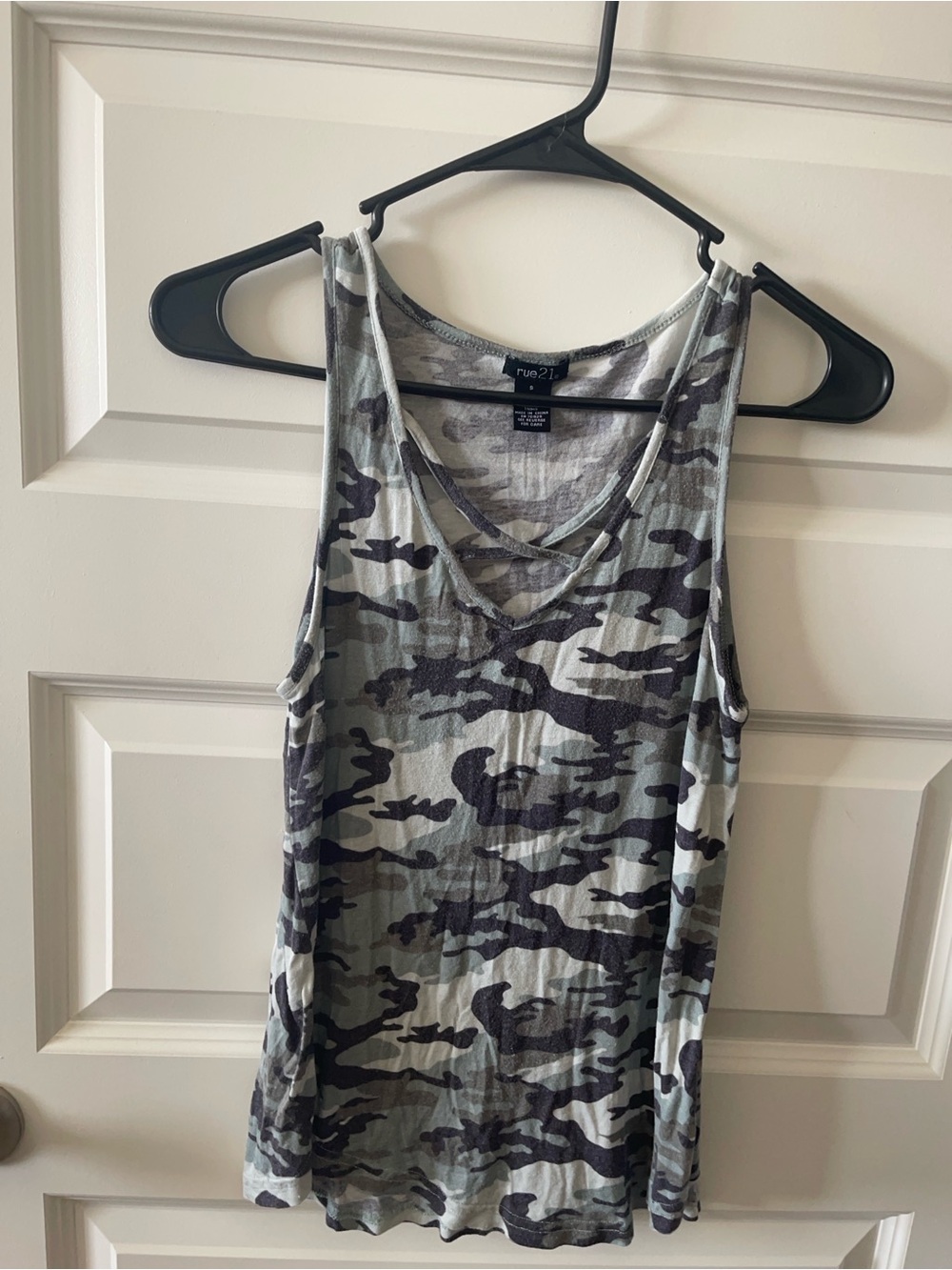 Rue21 Green and Gray Camo Crisscross Tank